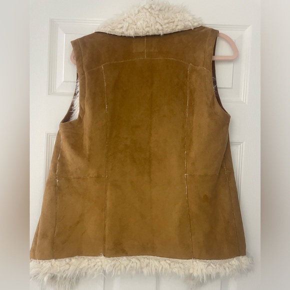 Two by Vince Camuto Suede and Faux Fur Vest - Picture 6 of 7